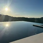 Infinity Con Y Vistas Panoramicas Al Mar Y Montana *